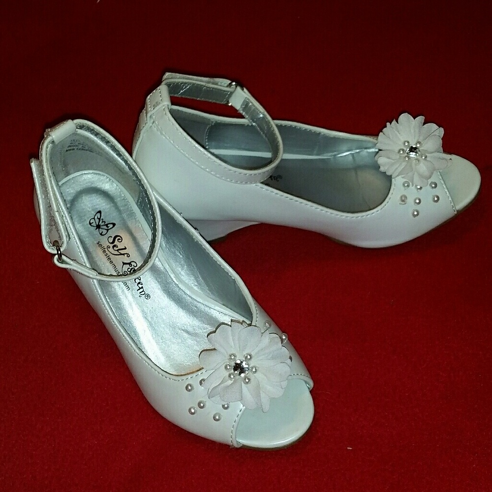 *SOLD* Little girls Self Esteem size 11 shoes